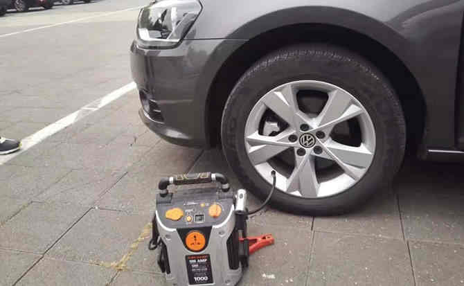 龙凤区汽车搭电案例
